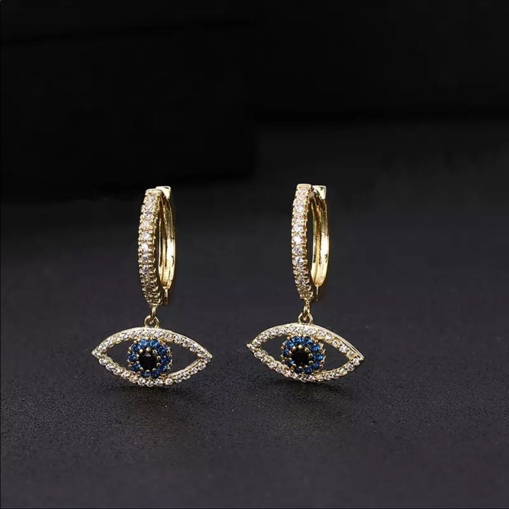 NEW! Beautiful Evil Eye Earrings🧿